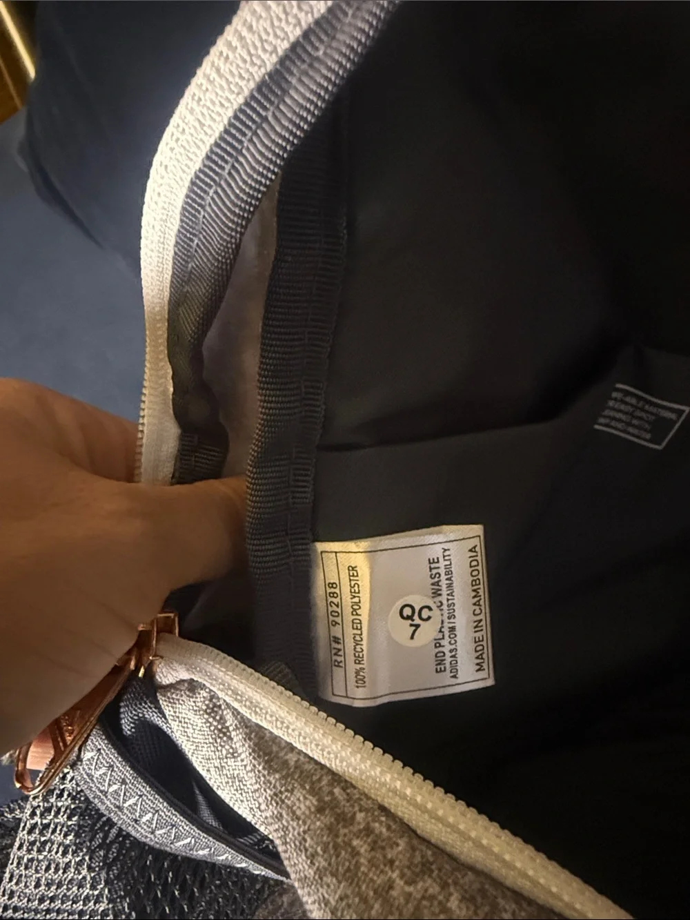 Large full capacity Adidas Loadspring backpack - Picture 6 of 9